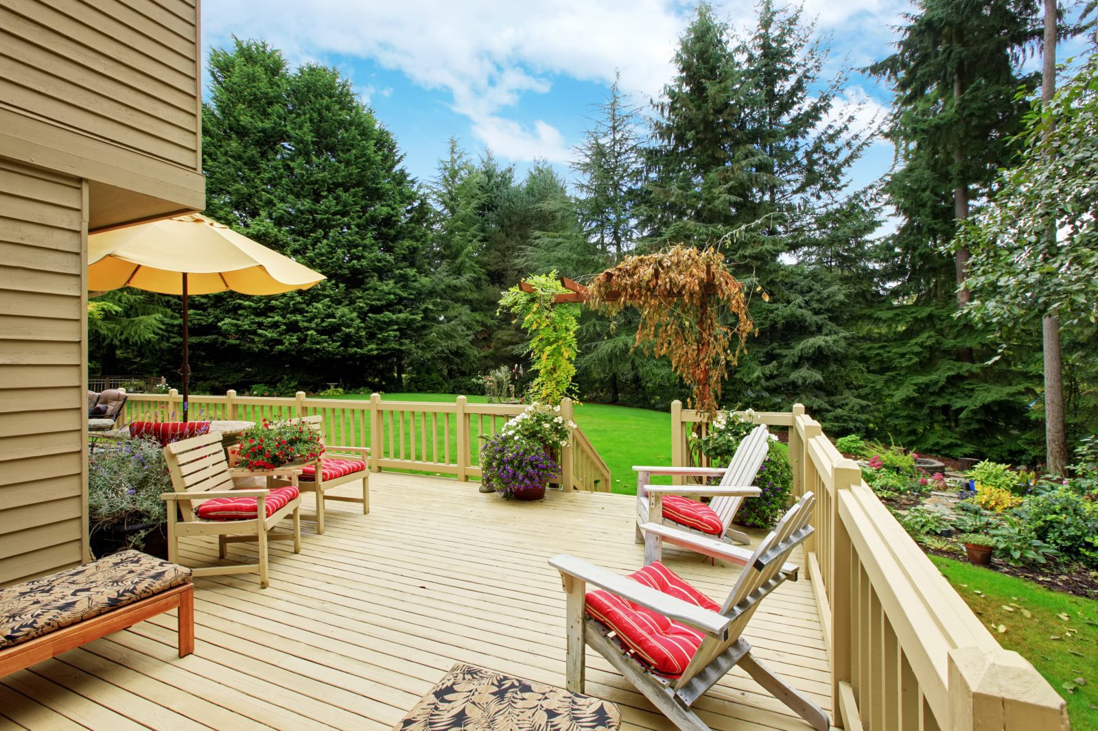 Wraparound Deck ⋆ Arkansas Deck Company ⋆ Best Deck Builder in AR